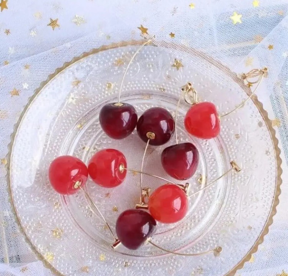 ミニ♡ * さくらんぼ * ピアス / イヤリング / 樹脂ノンホールピアス　《アメリカンチェリー》 8枚目の画像