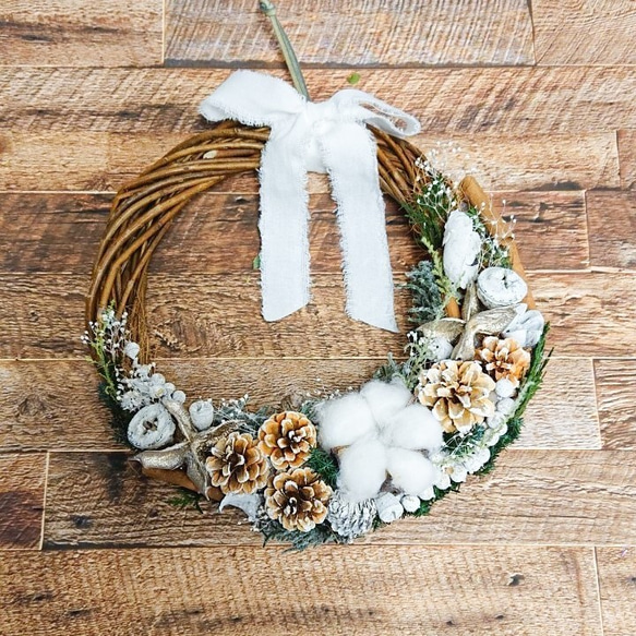 クリスマスリース】コットンフラワーが印象的な、ふわふわで優しい