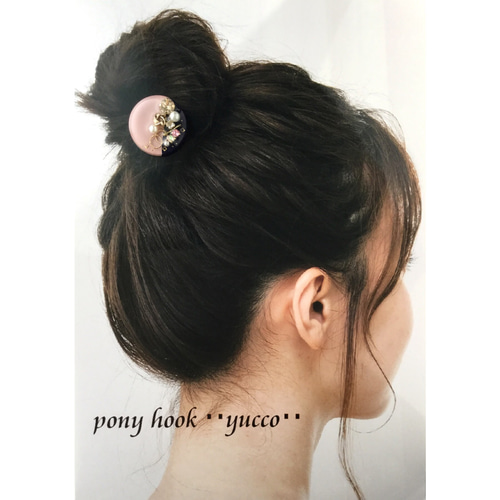 レジンポニーフックヘアゴム帯留め】たっぷりビジュー✧‧˚濃いめピンク