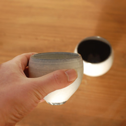 まるいカップ　黒白セット　ぺあ➀ 2枚目の画像