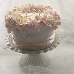 【現在お休み中です】小花あふれるクレイケーキのリングピロー 3枚目の画像