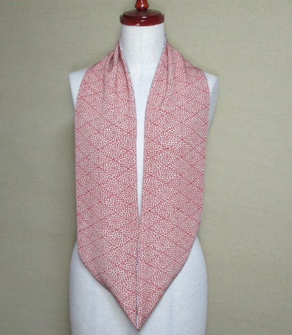 着物リメイク　上品な辻ヶ花着物と赤い江戸小紋のスヌード 4枚目の画像