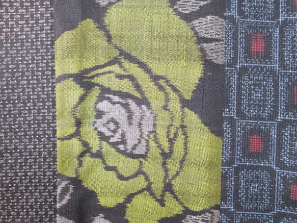 從和服翻拍時尚的大島吹紬發網玫瑰圖案 第5張的照片