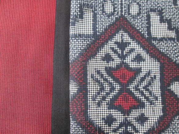 從和服製作時尚發網翻拍紅色和黑色條紋大島吹紬 第5張的照片