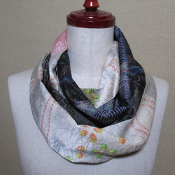 着物リメイク　２種類の絞り正絹着物×大島紬から作ったスヌード 1枚目の画像