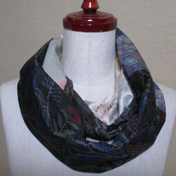 着物リメイク　２種類の絞り正絹着物×大島紬から作ったスヌード 2枚目の画像