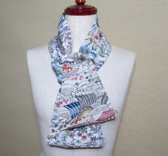 着物リメイク　２way　３種類の型染正絹着物から作った上品なミニストール 1枚目の画像