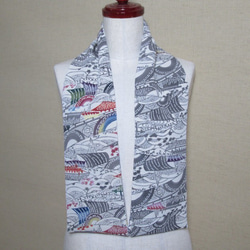 着物リメイク　２way　３種類の型染正絹着物から作った上品なミニストール 4枚目の画像