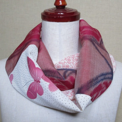 Kimono Remake一件由玫瑰棺材和服製成的花式圍巾×一件蝴蝶圖案的和服 第1張的照片