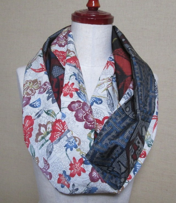 着物リメイク　3重巻き出来る型染め花模様の上代紬×大島紬からロングスヌード 1枚目の画像