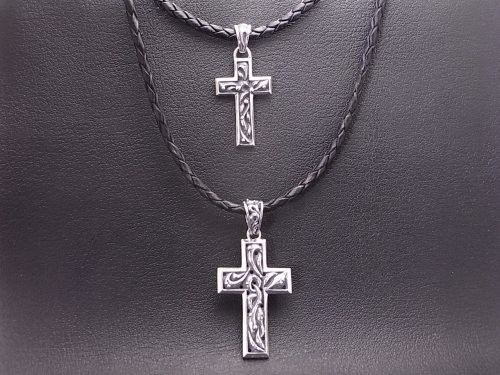 シルバー925　ダブル唐草模様クロスネックレス　Grand Galleria