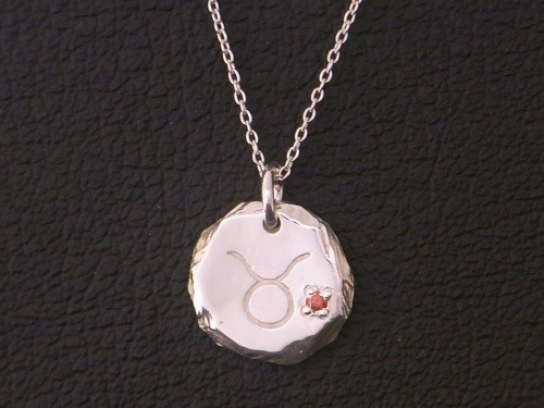 シルバー925　星座「牡牛座」ネックレス　選べる天然石・誕生石　Grand Galleria