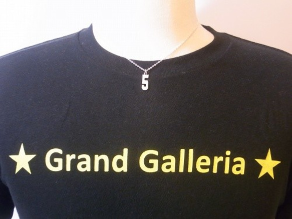 シルバー９２５　背番号「５」ネックレス　中　Grand Galleria 3枚目の画像
