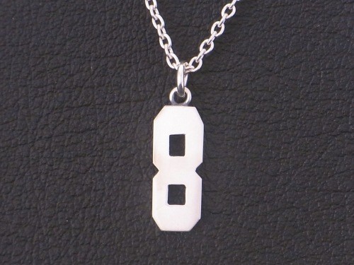 シルバー９２５　背番号「８」ネックレス　中　Grand Galleria