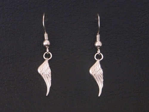 【両耳用】シルバー９２５　天使の翼ピアス　Grand Galleria