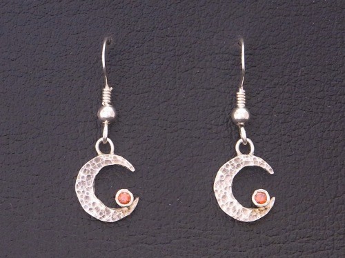 【両耳用】シルバー９２５　月ピアス　選べる天然石・誕生石　Grand Galleria