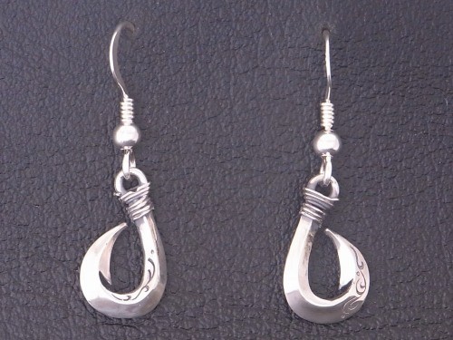 【両耳用】シルバー９２５　フィッシュフックピアス　Grand Galleria