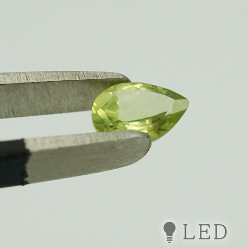 4粒セット】ペリドット ルース しずく型 6×4mm 天然石 あま 4粒セット】ペリドット ルース しずく型 6×4mm 天然石 あま