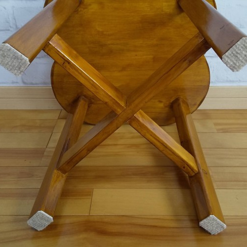お値下げ！　花柄四つ葉型スツール　新品　おしゃれ　フリンジ スツール入荷しました🪵 遠方の方でもご購入頂けるよう オンライン