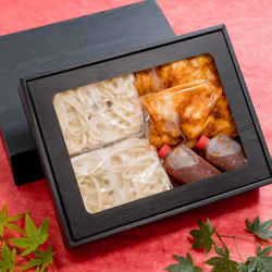 【御中元・プチギフトにも】【旨辛‼】黒毛和牛中トロホルモンうどんセット(３〜4人前)高級ギフト箱入り 2枚目の画像