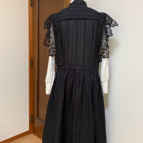 綿ローン刺繍生地ハンドメイドワンピース黒レ―ス袖 ワンピース