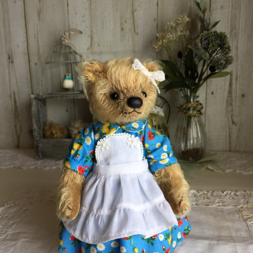 新品　重ねジャンパースカート　エプロン　くま総柄　クマ　リメイク テディベアのお洋服【SSサイズ】 小花プリントエプロンドレス