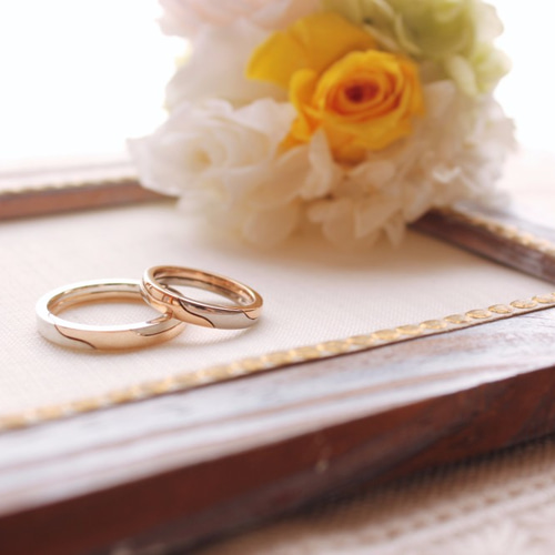 村上隆×リキュエム お花リング 村上隆の代表作がアクセサリーに