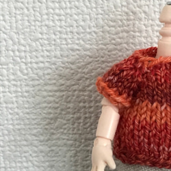 オビツ11さくらんぼ色の手編みのセーター 2枚目の画像
