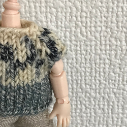 オビツ11chicなの手編みのセーター 2枚目の画像