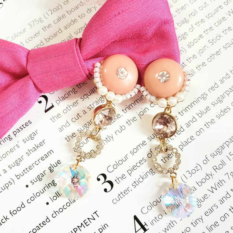 ヴィンテージボタンのビジューイヤリング(BP)