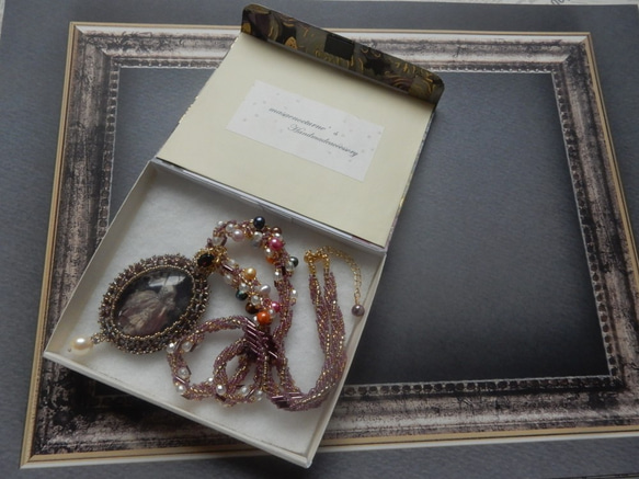 ポンパドール侯爵夫人♡宇和海産真珠と淡水真珠＊ビーズステッチスパイラルアンティーク風ネックレス 7枚目の画像