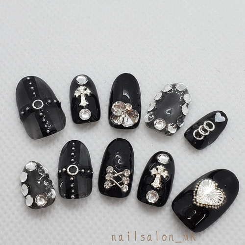ネイルチップ　量産型　チェック柄　ビジュー　オーダー　ワンホン　ブラック ネイルチップ量産型チェック柄ビジューオーダーワンホンブラック