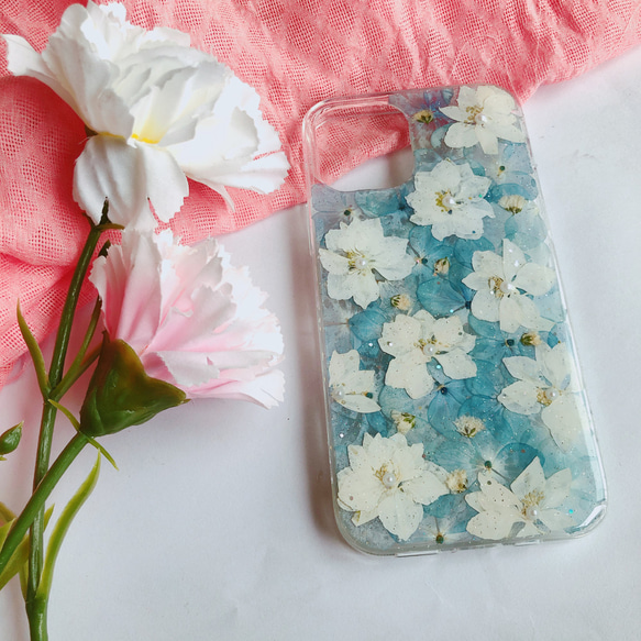 青い白い紫陽花 押し花ケースiPhone14  スマホケース iPhone15/Xperia Ace III 3枚目の画像