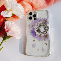 iPhone15pro/13 白のコスモスと紫陽花 押し花 スマホケース Xperia 10 II/GalaxyS10 1枚目の画像