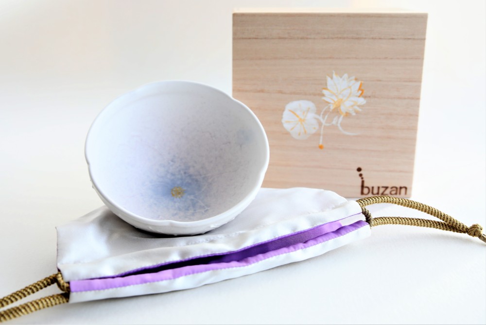 色吹き蓮の抹茶碗　砂糖衣の抹茶碗蓮花　布袋と手描きの桐箱入り砂糖衣（アイシング）のような質感の 釉薬