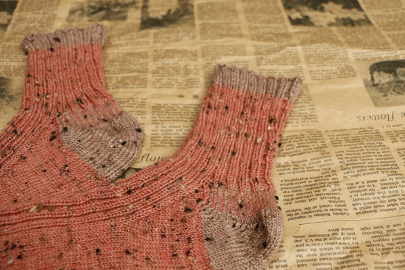 洗濯機で洗える手編みの靴下　Sappan Wood　ゆったりサイズ 6枚目の画像