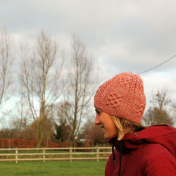 Tennison 　カシミア+シルク+アルパカ　軽くて暖か　ローズクォーツのアラン編みのニット帽　 7枚目の画像