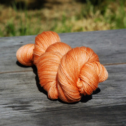 Kincha  手染めの極細毛糸　レース編みに最適　80% Extra Fine Merino + 20% Silk 5枚目の画像