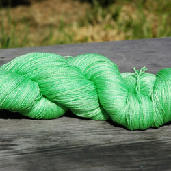 Moegi 手染めの極細毛糸　レース編みに最適　80% Extra Fine Merino + 20% Silk 3枚目の画像