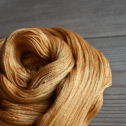 Akachikuba Iro 手染めの極細毛糸　80% Extra Fine Merino + 20% Silk 3枚目の画像