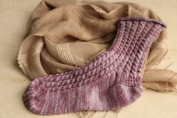 Creema限定　送料無料！お得な福袋　シルクのスト－ルと手編みのきらっと靴下のセットｓｓ005 2枚目の画像
