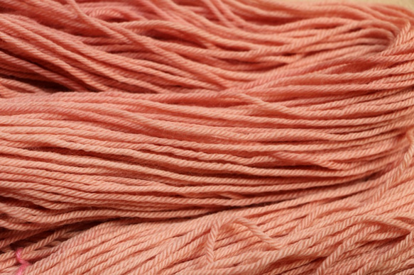 草木染のス－パ－ウオッシュメリノウ－ル100％　編みやすく、最高の手触り！Suou 3枚目の画像