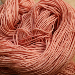 草木染のス－パ－ウオッシュメリノウ－ル100％　編みやすく、最高の手触り！Suou 4枚目の画像