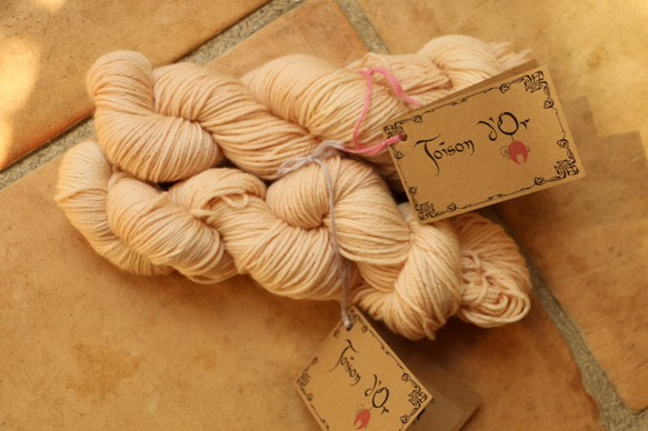 草木染のス－パ－ウオッシュメリノウ－ル100％　編みやすく、最高の手触り！　Sakura 1枚目の画像