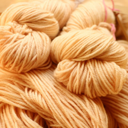 草木染のス－パ－ウオッシュメリノウ－ル100％　編みやすく、最高の手触り！　Sakura 5枚目の画像