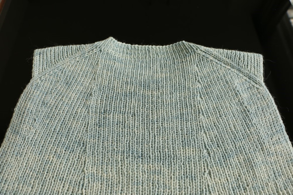 Delilah　脱ぎ着がとっても楽な草木染の総ゴム編みのベスト　Indigo　M size 再販 6枚目の画像