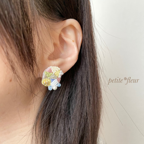 春色ぽかぽか刺繍イヤリング(ピアス変更可) イヤリング 