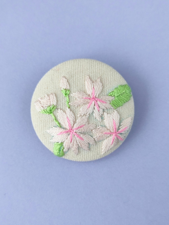 満開の桜刺繍ブローチ 3枚目の画像