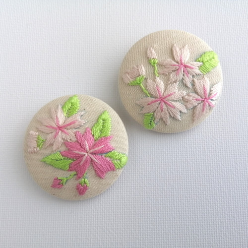 満開の桜刺繍ブローチor刺繍ヘアゴム ブローチ かなちゃん手刺繍