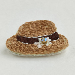 ビジュー付き麦わら帽子の刺繍ブローチ 2枚目の画像